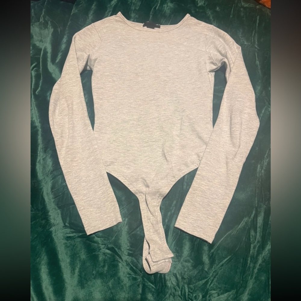 🖤(10 for $10) PrettyLittleThing Light Gray bodysuit